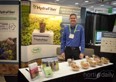 Adam Newby with Profile Products, shows the HydraFiber substrates helping growers to optimise production