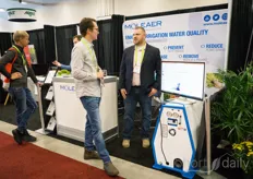 Peter Boekestijn with Virgil Greenhouses talking to Jason Verhoef with Moleaer. There is a lot of attention for their solution providing irrigation water enriched with additional oxygen nano bubbles