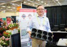 On top of it is Alfred Boot with Herkuplast. The company is being represented by Globalhort in Beamsville, Ontario.
