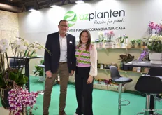 Marvel Oostenbrink and Patricia Bolacchi of OZ Planten presenting a part of their assortment for the Italian market, which is one of their biggest markets.