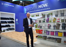 Stefan Marchetti of Pöppelmann TEKU presenting their 100% PCR recycling pot.