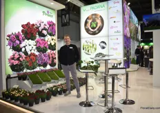 Claudio Vazzola, product manager at  Padana. Highlights at the booth are their pot carnations and Top-Tunia from own breeding and the vegetables.