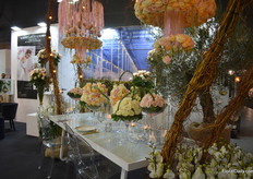 Flowers at weddings are very popular, also on the diner tables. 