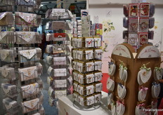 And much more was on display besides flowers and plants. Alse greeting cards. 