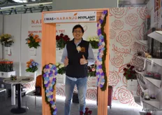 Daniel Gomez of Naranjo Roses presented their fresh and preserved flowers. For their fresh flowers, Italy is a big market for them. 