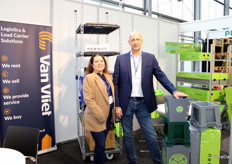 Diana Ximena Penuela Hernandez and Martien Klaver at the Newwen and Van Vliet Horti booth, presenting plastic transport boxes that last longer than cardboard