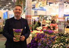 Lars Kreutsmann (Gartnerite Thoruplund), shows the Pasific Ocean