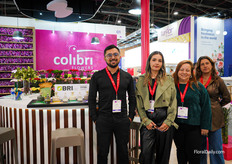 The team of Colibri flowers with their carnations
