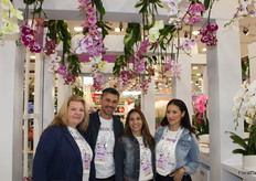 Andrea Flaherty, Juan Pablo Sierra, Marcella Lucio-Chinchilla and Jessica Bustos, Silver Vase