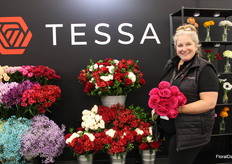 Jennie Carbarek, Tessa showing some premium Ecuadorean Roses