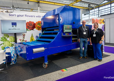 Tim van der Elst and Eveline van der Elst, 4MT, showing the IRISS sorter that's launched at the trade show