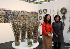 Amanda Wang, CEKA Trading with a visitor