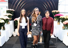 Sofia Yanez, Anastasia Mehed and Isabel Caiza of Rosesland Farm from Ecuador