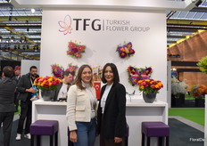 Lagun Bagdatlioglu and Bilgesu Candir Cavdar from Turkish Flower Group