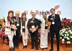 Laura Gomez, Carlos Gomez, Maryluz Naranjo, Paul Molina, Annabell Trujillo and Daniel Gomez from Naranjo Roses Ecuador S.A. Naranjo is now promoting Ecuador roses in Amsterdam with fresh farm stocks available