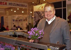 Henrik Frederiksen from Viemose Driboga with the extendable plant conveyor