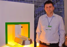 Vitelli Kolisnyr from ESV manufactures and supplies greenhouse assmiation lights. They are also an official Philips Horti LED Partner.