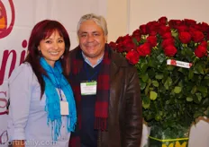 Maryluz Naranjo and Carlos Goméz from Naranjo Roses. On the right side Freedom.