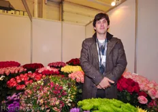 Alexandr Acosta from Vals Export: Fresh cut flowers grown in Colombian greenhouses.