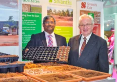 Dunston Joseph from Sivanthi Joe Substrates together with substrate specialist Rainer Lindner.