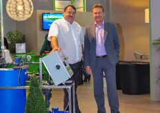 Robert M. Kudrna, CEO of KAT together with Arjen Janmaat from HortiMax.