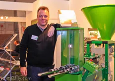 Jan Pedersen from Ellegaard with the new Ellepot machine thats has a double capacity output.