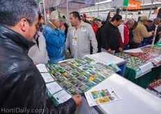 At the booth of the magazine Hortalizas, farmers could pick up posters with disease information.