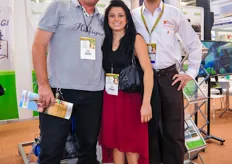 Enrico Verhoef and his wife Nayila together with Martijn Vriesinga from Mexicultura. Verhoef was formerly working at Enthoven in the Netherlands, but is now the maintenance manager at United Farms / Finka.