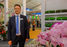 Anthura participates in almost every international trade show. The Phalaenopsis and Anthurium young plants of Anthura always receive many attention at the trade show floors. On the picture Marco van Herk, the companies commercial director.