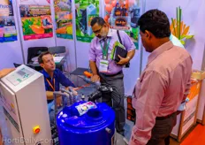 Dutch agri entrepreneur in Thailand Menno Keppel (left) of D.A.T.T discusses the details of a special irrigation unit for the Thai market. Keppel's company distributes and co-designed the unit together with Sercom from The Netherlands.