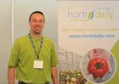All the way from Canada: Vgrove's Dave Wilding visiting the Hortidaily Booth in order to discuss the latest developments at Millenniumsoils Coir.