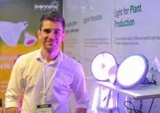 Sonnetic is a LED manufacturer from China that has plans to enter the Horticulture industry in Europe and North America. On the picture is Seso Nikolov