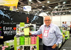 Jorn Hansen of Jackpot with the Easy Watering Display.