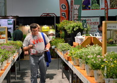 Visitors in the Proven Winners booth.