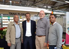Yoseph Retta, Nega Mequanint Kassa and Abebe shiferaw Workneh with Rinus Bouwman, the driving force behind this meeting. Tana Flora grows 16 varieties in a 37 ha sized greenhouse. Nect year, they will grow roses in a 40 ha sized greenhouse.