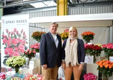 "Robert Ilsink and Cynthia van Nieuwkasteele present new and existing varieties of Interpland Roses. Cynthia: "Many Ethiopian growers cultivate the Moonwalk variety."