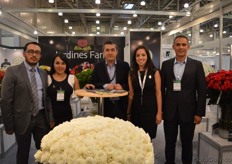 The team of Jardines Farms. The farm is located in Ecuador. They grow roses, spray roses and summer flowers on 140 ha.