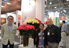 Gaco, the translator and Jessica and Mauricio Ospina of EQR. They grow roses, spray roses and calla lilies in a 60 ha sized greenhouse in the Cotopaxi area in Ecuador.