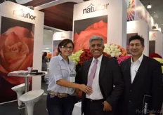 Andrea Parra of Natuflor an Carlos Lema Bone of Pro Ecuador and Elias of Natuflor. They grow around 90 varieties of roses in a 90 ha sized greenhouse in Ecuador. Next year, they will add 10 varieties.