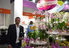 Peter Aalbregt of Ter Laak Orchids. “Strong about our orchids: they survive transport. Often, orchids lose their buds during transport. Ours arrive with buds.” Russians demand, large flowers, good branching and large plants.