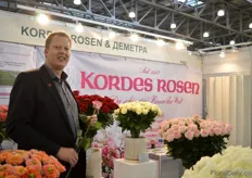 Göran Basjes of Kordes Rosen, a rose breeder. The new varieties they were showcasing were the Choi, Verona and Susan. According to Basjes, these new varieties are good candidates to be successful in the Russian market. At the exhibition, the Verona, a large headed rose with a 7-8 cm stem, received a lot of attention.