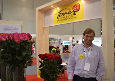 Ulises Gutierrez of Tone Flowers. He grows 14 varieties of roses in a 8 ha sized greenhouse in Colombia.