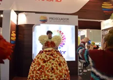 The Nina dress made of Ecuadorian flowers was a popular attraction for the visitors.