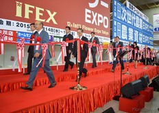 The Opening Ribbon Cutting Ceremony. The ribbon was cut by 46 professionals in the flower and agriculture industry, including the director of Reed Exhibitions, the Major of Chiba (where the exhibition is held), ambassadors from Kenya, Ethiopia, Thailand and Taiwan and large Japanese garden centers, flower auctions, supermarkets.