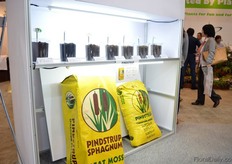 Pindstrup presented in the Kaneya booth.