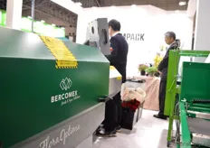 The Bercomex machine of Impack. Imported from the Netherlands and sold to Japanese cut flower growers.