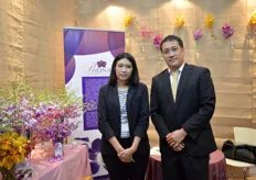 Panadda Pinkaew and their Japanese translator. They export Thailand cut flower orchids and want to enter the Japanese market. According to Pinkaew, they have to deal with a lot of competition from China. Therefore, they want to enter this market with different/special species.