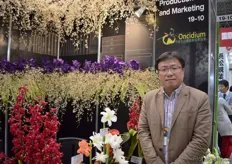 Yuan-Chang Wu of the Chinese development association of Oncidium production and marketing.