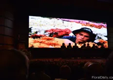 At the opening a movie about the Colombian floricultural sector was showed.