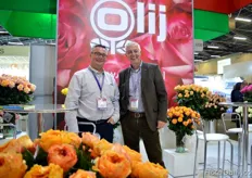 "Philippe Veys of Olij Breeding and Ronald van den Breevaart of Green Team Consultancy. According to Veys, the grassheart roses (roses with a green heart) of Olij Breeding are new for the Colombian, and also for the US market and is increasing in popularity. "They have to get familiar with it, but we see an increase in demand, every year," says Veys."